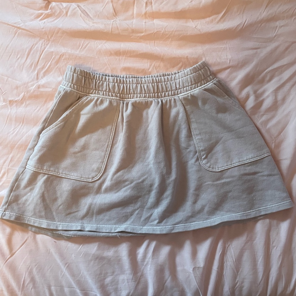 Casual Light Gray Skirt with Pockets